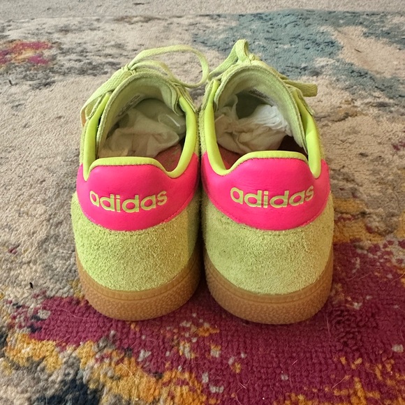 Adidas Handball Spezial Suede Leather Spring Green and Pink Sneakers Womens 8 - Picture 3 of 6